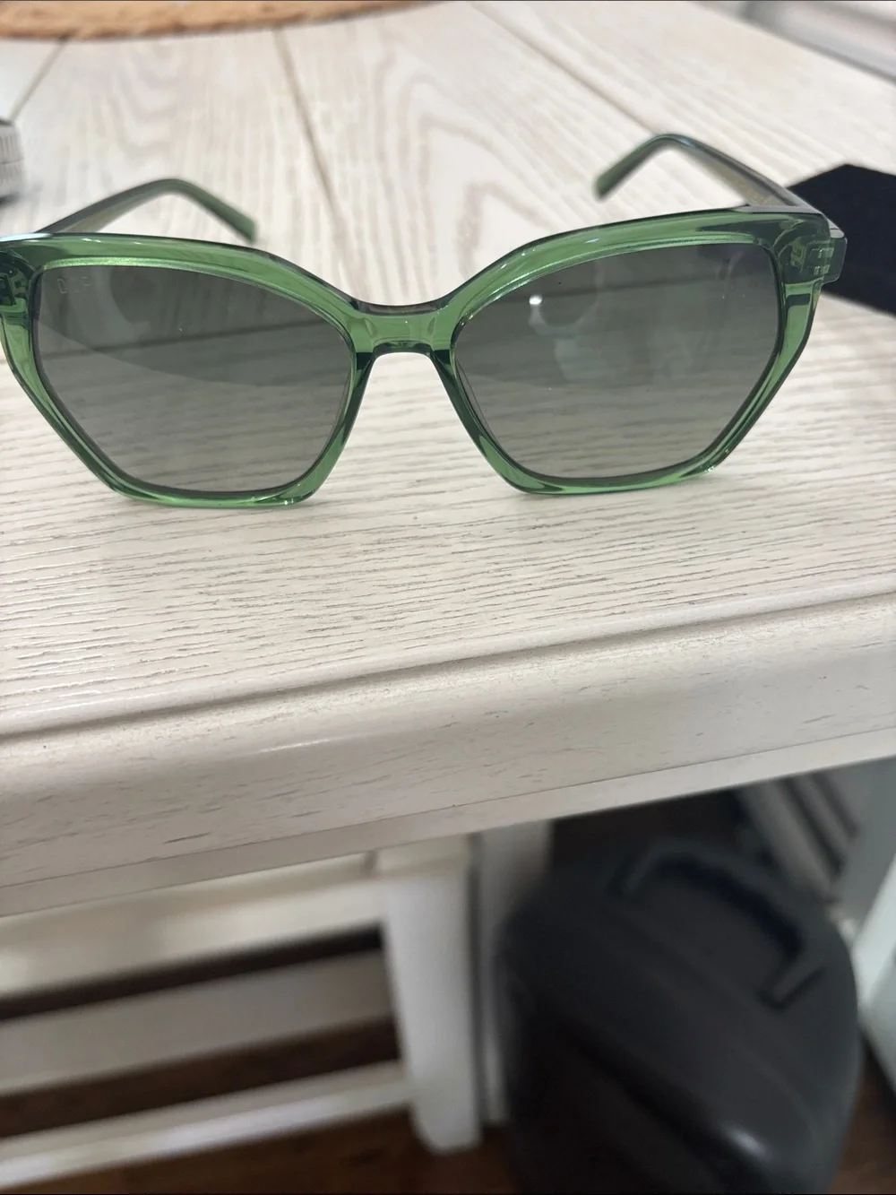 DIFF Green Cat-Eye Sunglasses -